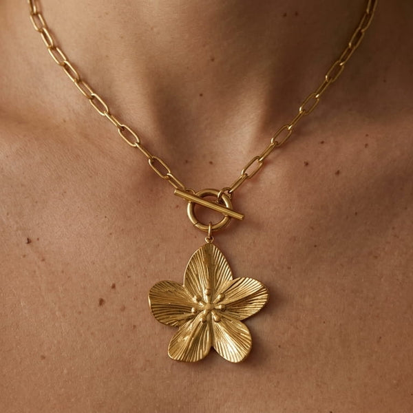Collier Pendentif Fleur Doré